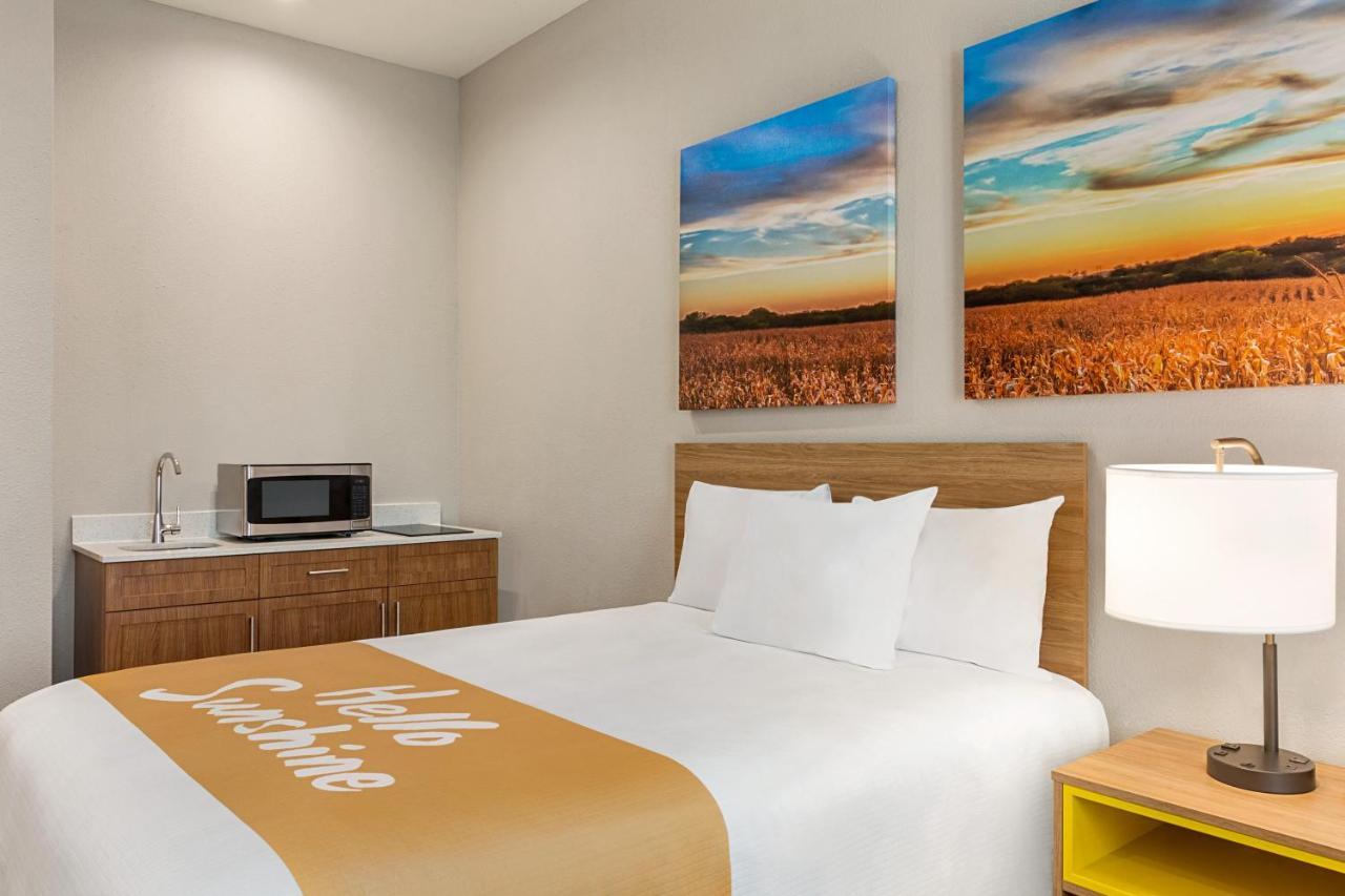 Days Inn & Suites By Wyndham Greater Tomball Εξωτερικό φωτογραφία