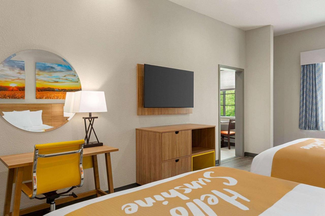 Days Inn & Suites By Wyndham Greater Tomball Εξωτερικό φωτογραφία