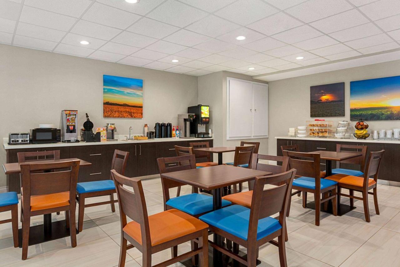 Days Inn & Suites By Wyndham Greater Tomball Εξωτερικό φωτογραφία