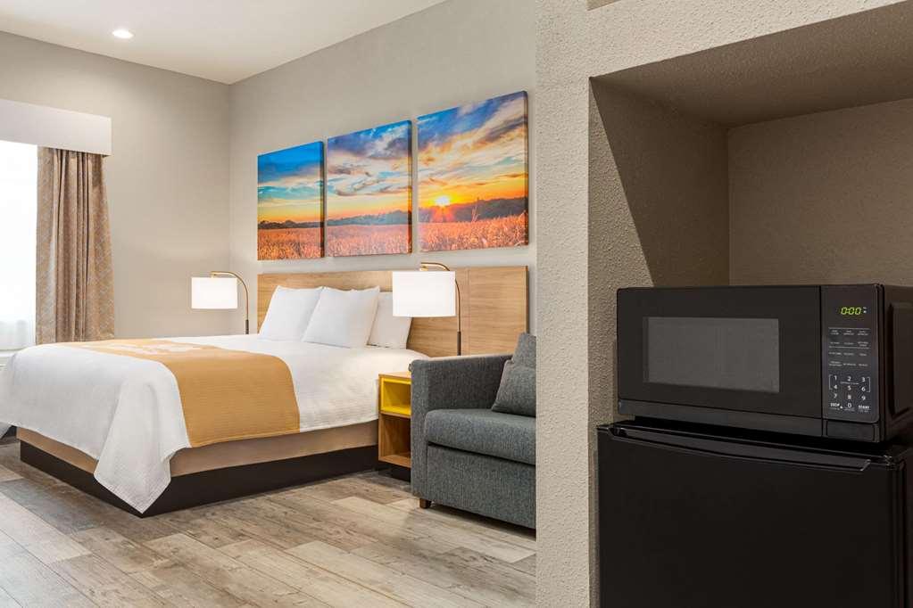 Days Inn & Suites By Wyndham Greater Tomball Δωμάτιο φωτογραφία